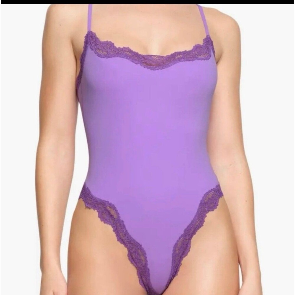 Skims fits everybody lace cami bodysuit